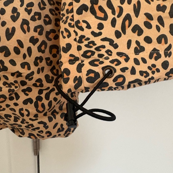 The Leopard Bomber - Picture 5 of 10